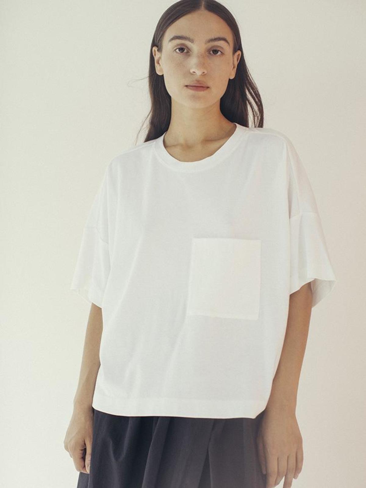 boxy white t shirt