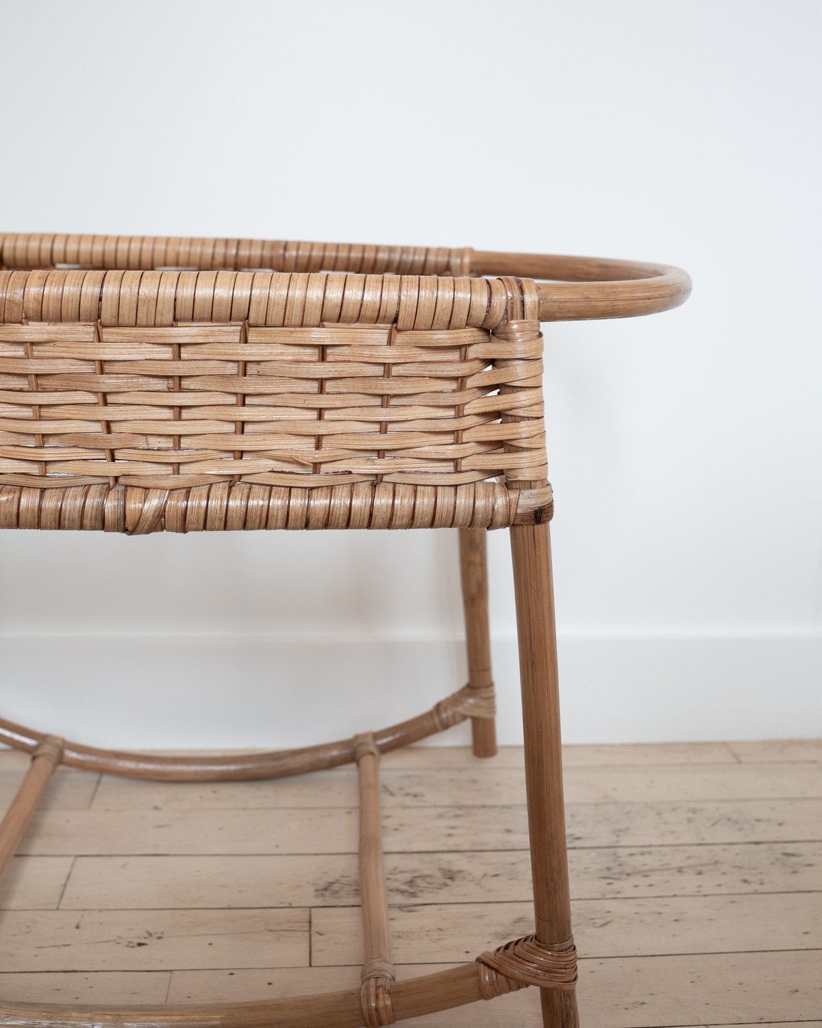 design dua bassinet stand