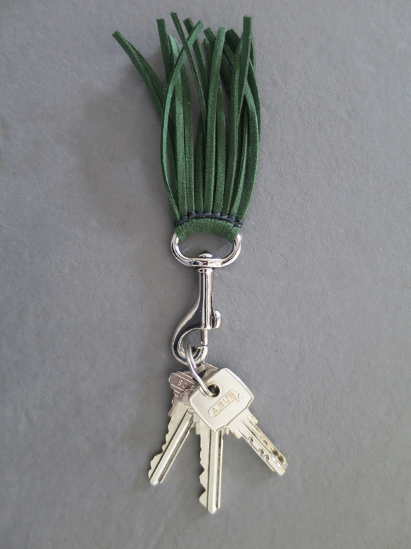 Ystävä Short Tassel Key Chain - Forest Green Ystävä Short Tassel Key Chain - Forest Green