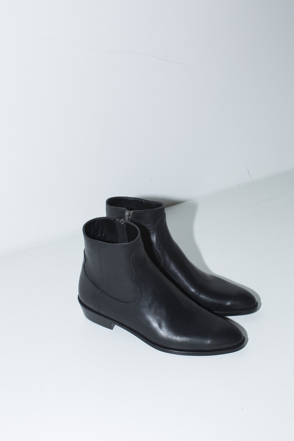 Assembly New York Black Flat Boot Assembly New York Black Flat Boot