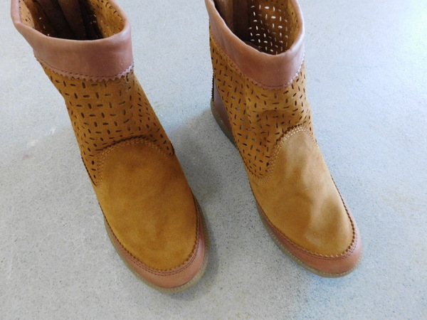 Yerse Preforated Booties Yerse Preforated Booties