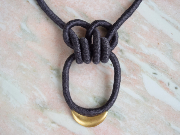 Sacred Knots: Entrance Collar Knot Sacred Knots: Entrance Collar Knot