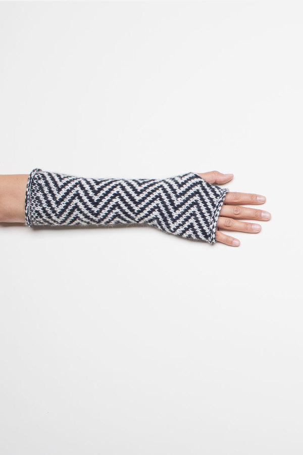 EXCLUSIVE: VOZ Fingerless Gloves EXCLUSIVE: VOZ Fingerless Gloves