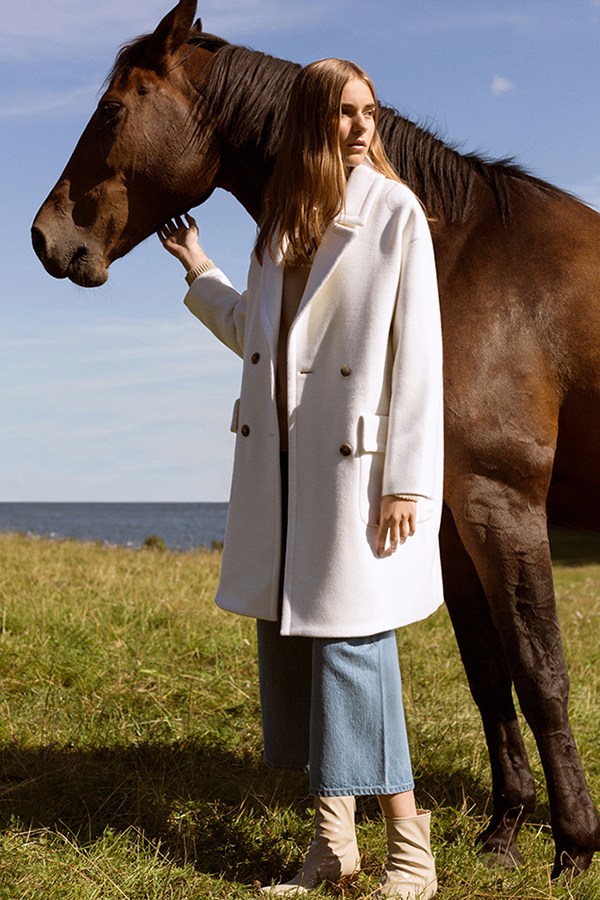 ANDERSSON BELL Alice Oversized Double Breasted Coat- White ANDERSSON BELL Alice Oversized Double Breasted Coat- White