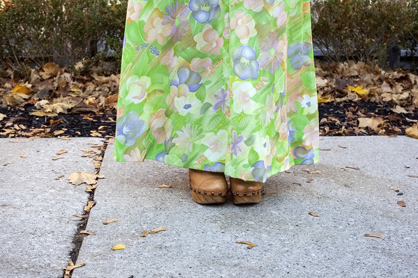 White Elephant Vintage Hawaiian Print Maxi Dress White Elephant Vintage Hawaiian Print Maxi Dress