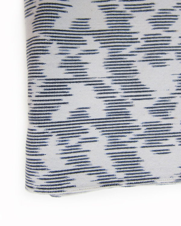 esby IKAT LARGE SCARF - CREAM/NAVY esby IKAT LARGE SCARF - CREAM/NAVY