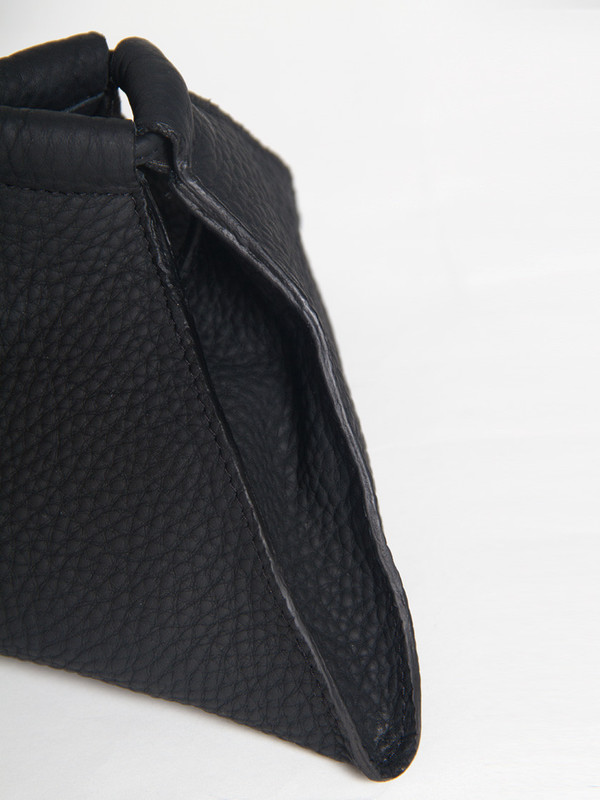 AANDD Pyramid Pouch Black AANDD Pyramid Pouch Black