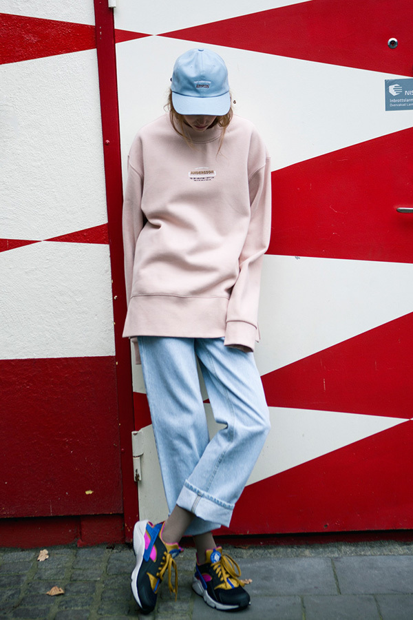 ANDERSSON BELL Unisex Time Sweatshirt- Pink ANDERSSON BELL Unisex Time Sweatshirt- Pink