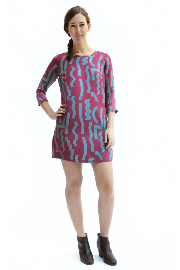 Dusen Dusen Maroon Slash Three Quarter Dress Dusen Dusen Maroon Slash Three Quarter Dress