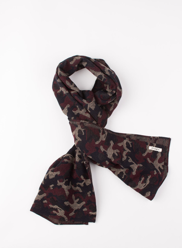 The Hill-Side Scarf Cotton/Wool Jacquard Camo Red The Hill-Side Scarf Cotton/Wool Jacquard Camo Red