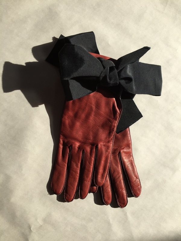 Yestadt Millinery Grosgrain Bow, leather gloves Yestadt Millinery Grosgrain Bow, leather gloves