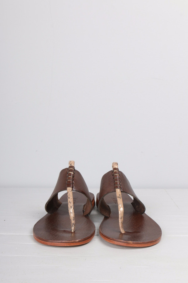 Akis Ada Brown Akis Ada Brown