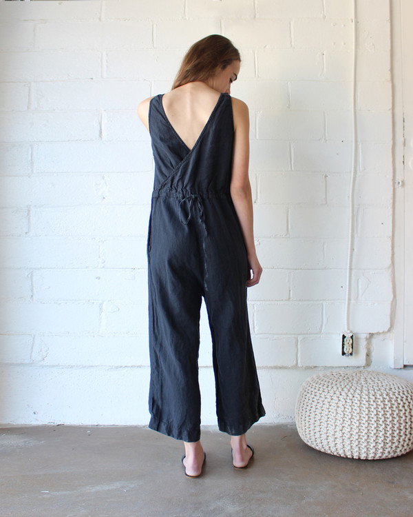 esby ALLISON CROPPED JUMPER - ALMOST BLACK esby ALLISON CROPPED JUMPER - ALMOST BLACK