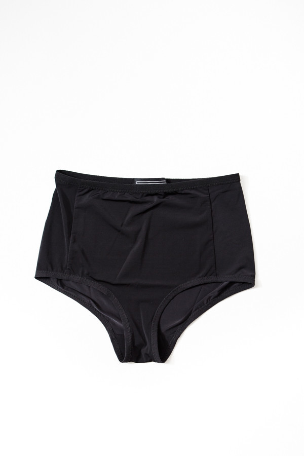 Land Of Women Super Soft Highwaisted Underwear / Black Land Of Women Super Soft Highwaisted Underwear / Black