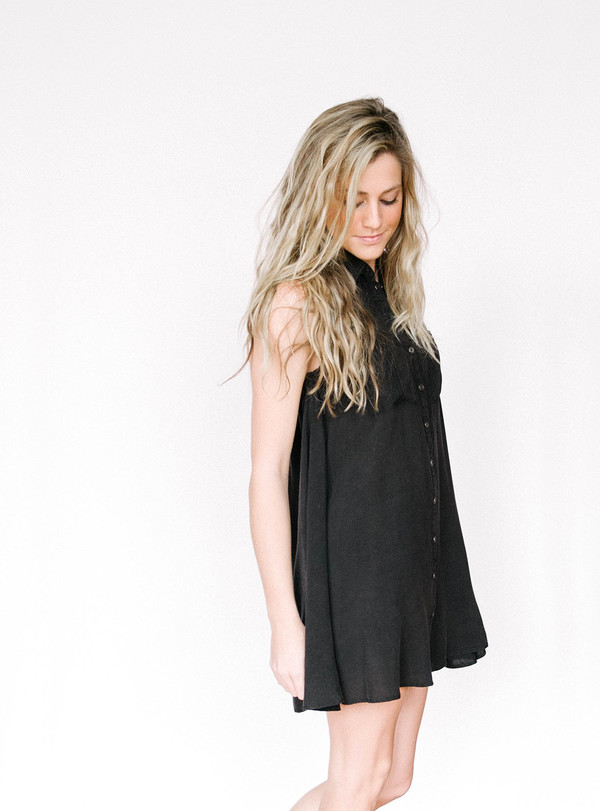 En Creme Black Button Dress En Creme Black Button Dress