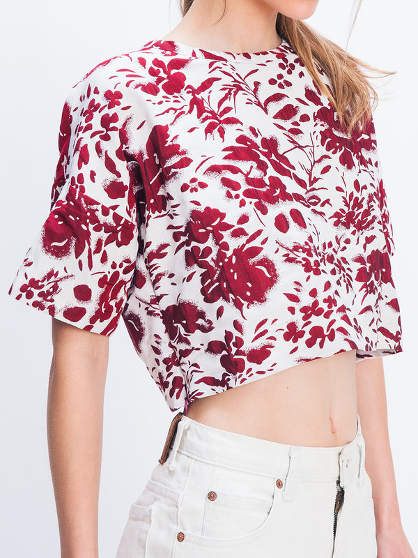 NIKKI CHASIN KIT CROP TOP NIKKI CHASIN KIT CROP TOP