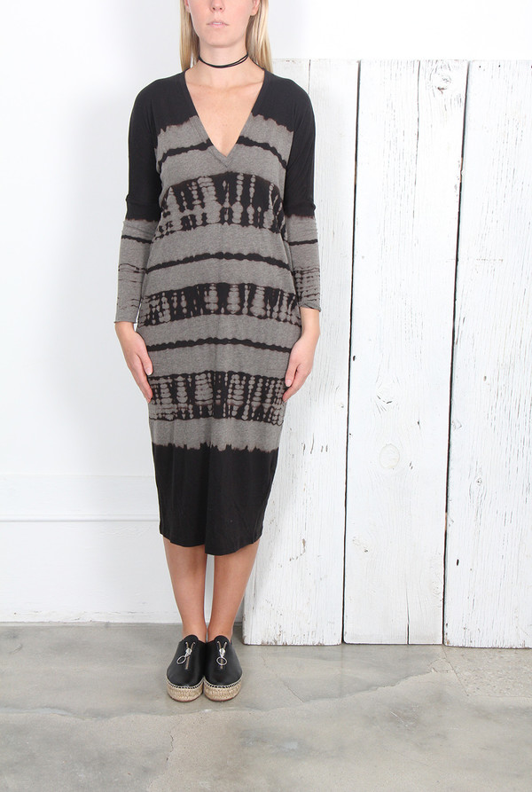 RAQUEL ALLEGRA BLACK TIE DYE JERSEY V-NECK DRESS RAQUEL ALLEGRA BLACK TIE DYE JERSEY V-NECK DRESS