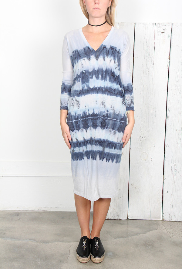 RAQUEL ALLEGRA BLUE TIE DYE JERSEY V-NECK DRESS RAQUEL ALLEGRA BLUE TIE DYE JERSEY V-NECK DRESS