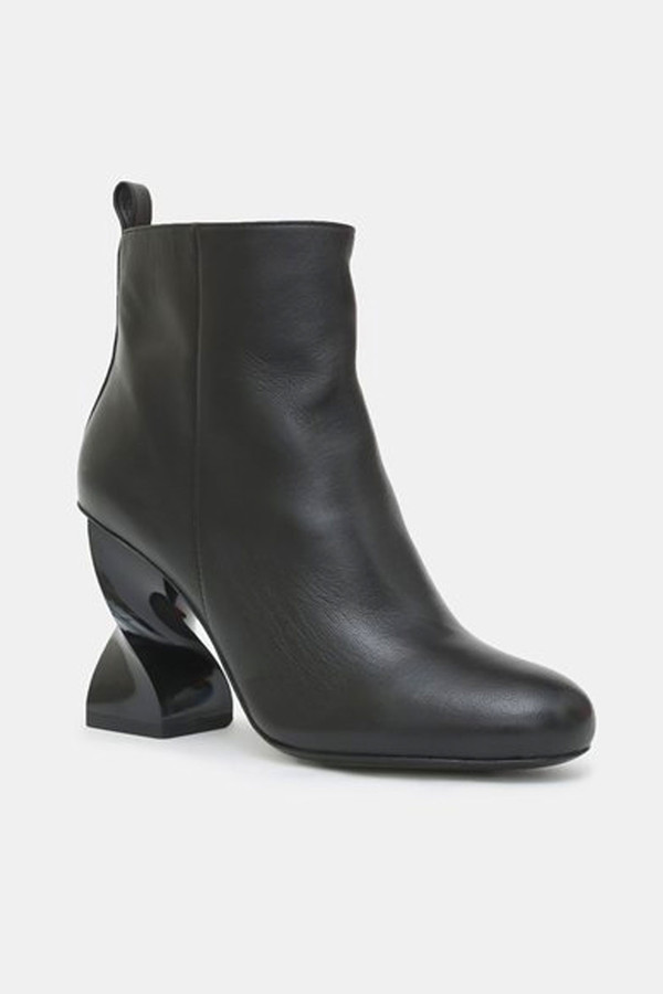 Opening Ceremony Eloyse Twisted Heel Boot I Black Opening Ceremony Eloyse Twisted Heel Boot I Black