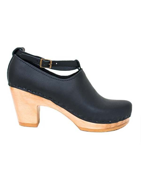 No. 6 Classic High Heel Shoe in Black No. 6 Classic High Heel Shoe in Black