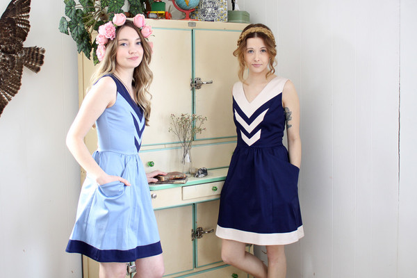Birds of North America Parula Dress (Navy/Ivory) Birds of North America Parula Dress (Navy/Ivory)
