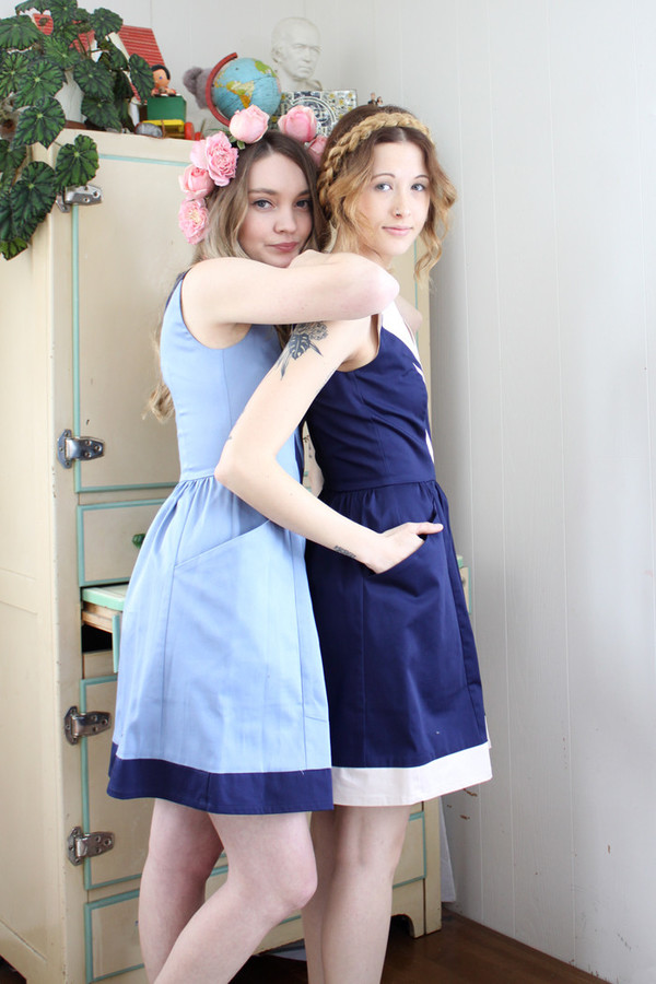Birds of North America Parula Dress (Navy/Ivory) Birds of North America Parula Dress (Navy/Ivory)
