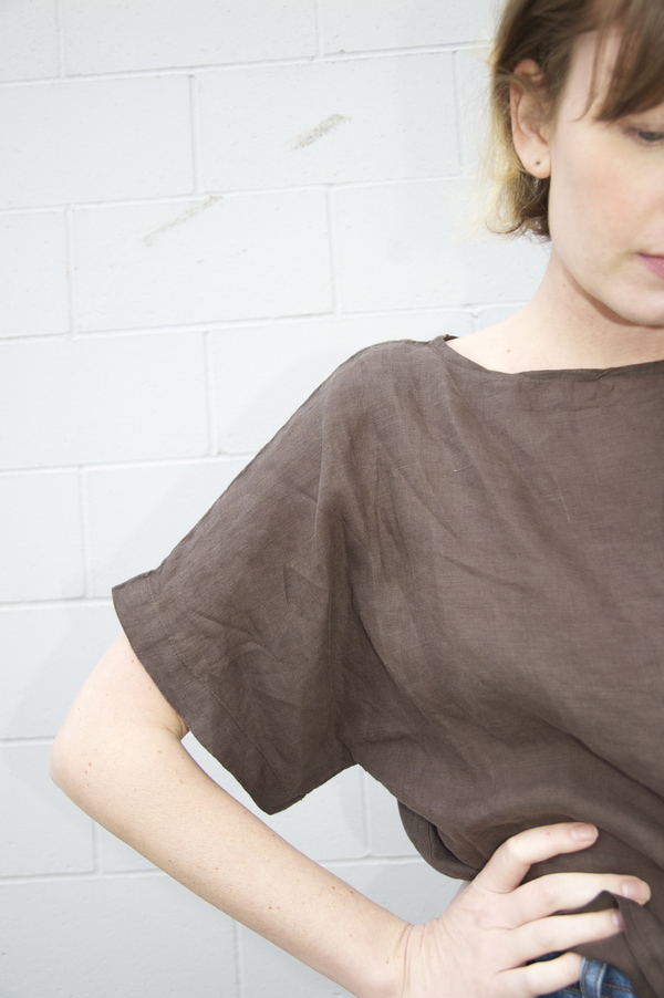 Black Crane Linen Square Top - charcoal Black Crane Linen Square Top - charcoal
