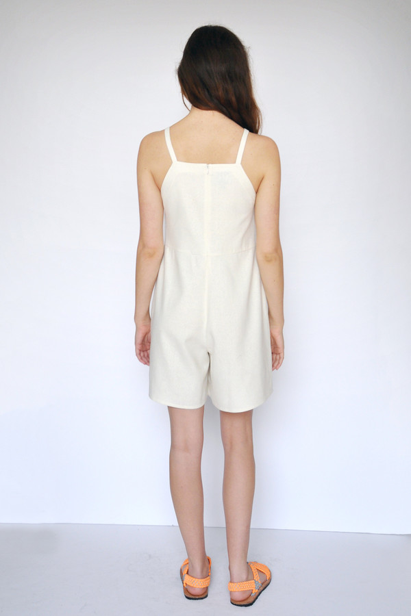 Dusen Dusen Ivory Flare Shorts Romper Dusen Dusen Ivory Flare Shorts Romper