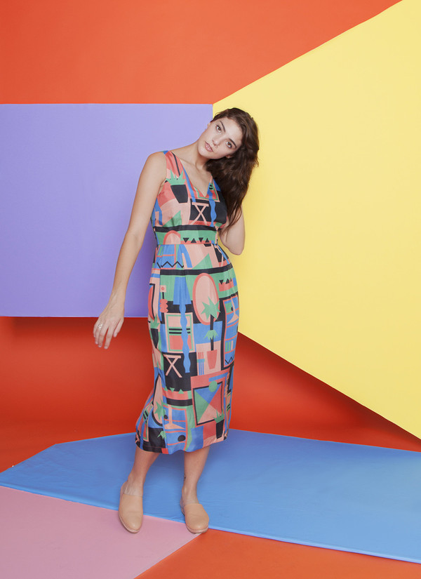 Dusen Dusen Living Room V Neck Dress Dusen Dusen Living Room V Neck Dress
