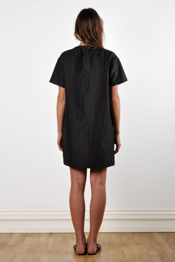 Waltz Drop Shoulder T-shirt Dress in Black Linen/Cotton Twill Waltz Drop Shoulder T-shirt Dress in Black Linen/Cotton Twill