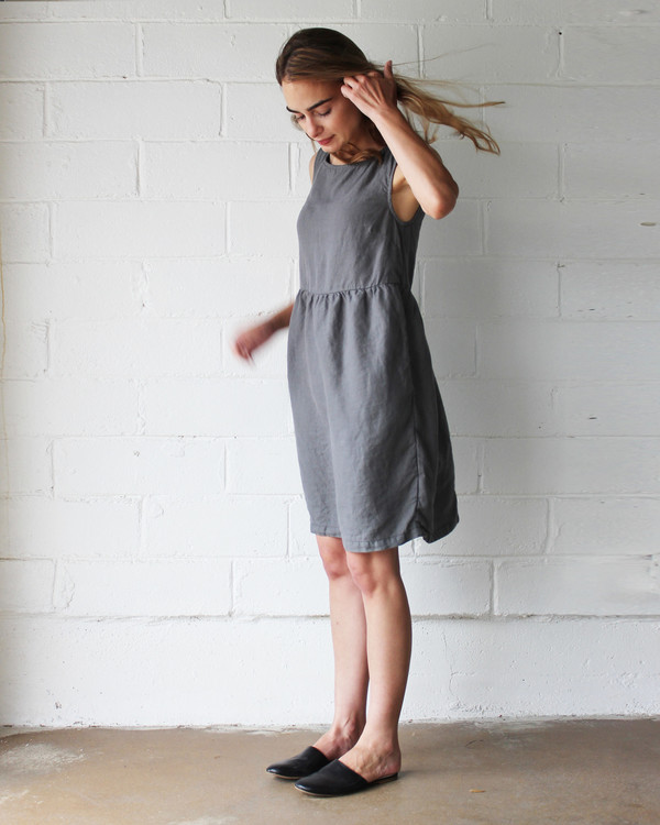Esby QUINN BABYDOLL DRESS - PEWTER Esby QUINN BABYDOLL DRESS - PEWTER