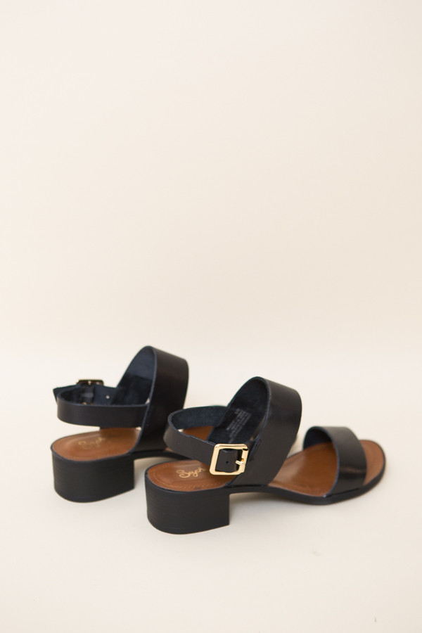 Seychelles Cassiopeia Sandal / Black Leather Seychelles Cassiopeia Sandal / Black Leather
