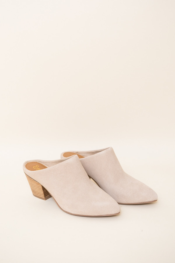 Seychelles Got the Answer Mules / Natural Suede Seychelles Got the Answer Mules / Natural Suede