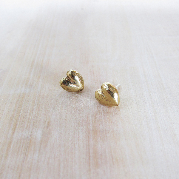 Satomi Studio tiny heart earrings Satomi Studio tiny heart earrings