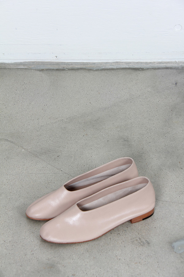 MARTINIANO GLOVE SHOE IN ANTELOPE MARTINIANO GLOVE SHOE IN ANTELOPE