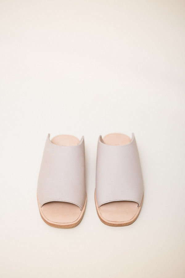 St. Agni Hina Modern Slides / Nude Leather St. Agni Hina Modern Slides / Nude Leather