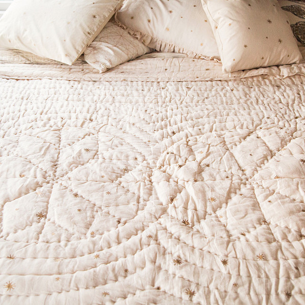 Erica Tanov étoile quilt Erica Tanov étoile quilt
