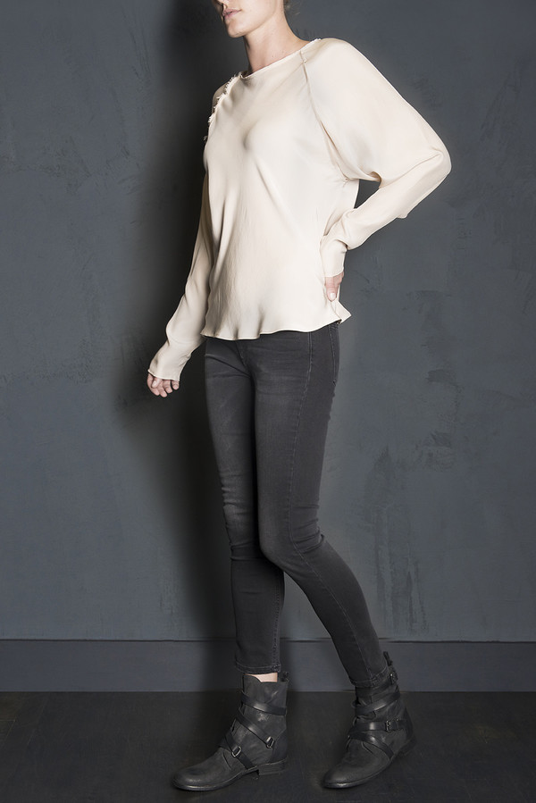 Long Sleeve Raglan Blouse Long Sleeve Raglan Blouse