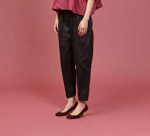 Tantuvi Pleated Trousers (Onyx) Tantuvi Pleated Trousers (Onyx)