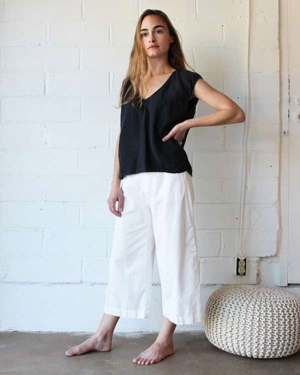 esby EVIE OVERSIZED TOP - ALMOST BLACK esby EVIE OVERSIZED TOP - ALMOST BLACK