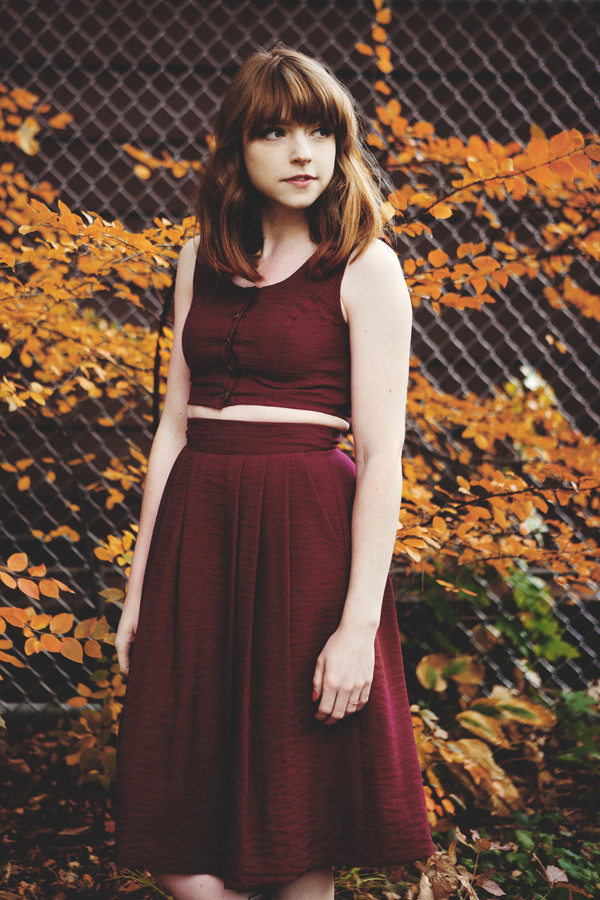 Birds of North America Songlark Skirt (Burgundy) Birds of North America Songlark Skirt (Burgundy)