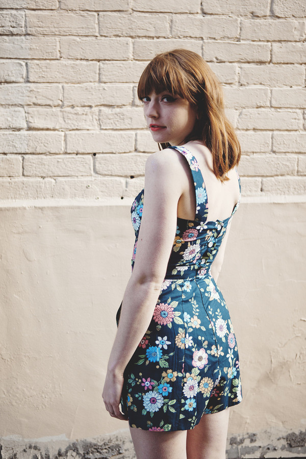 Birds of North America Wren Shorts (Navy Floral) Birds of North America Wren Shorts (Navy Floral)