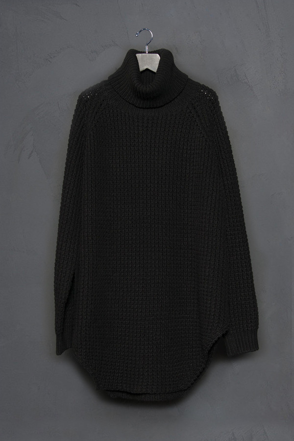 Hope Grand Turtle Neck With Irregular Hem Hope Grand Turtle Neck With Irregular Hem