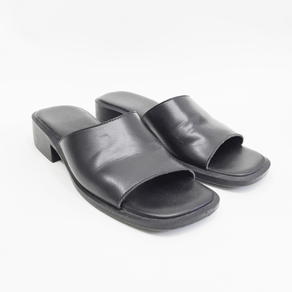 Johan Vintage Black Leather Slide Johan Vintage Black Leather Slide