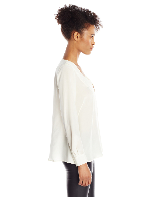 Vincetta Ivory Silk Vneck Blouse Vincetta Ivory Silk Vneck Blouse
