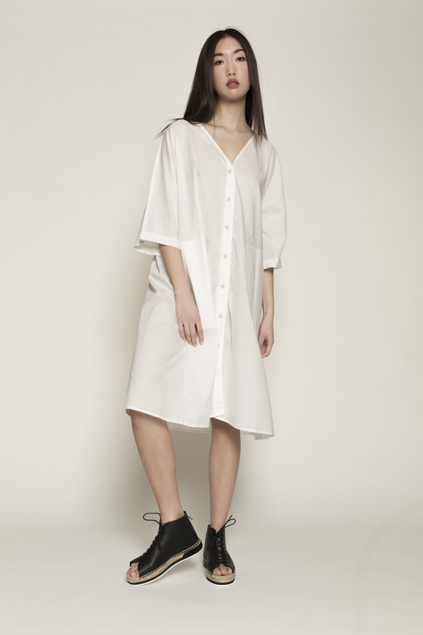 Kowtow Domus Shirt in White Kowtow Domus Shirt in White