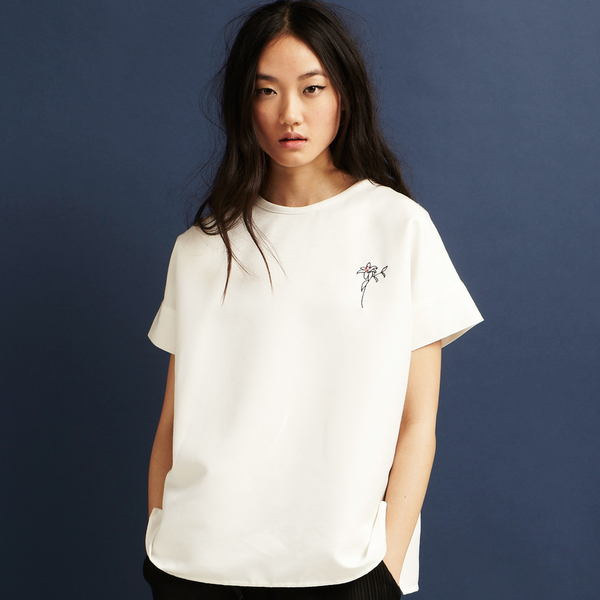 Nikki Chasin Decade Embroidered Flower Ottoman T Nikki Chasin Decade Embroidered Flower Ottoman T