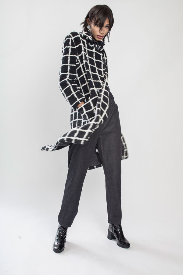 KURT LYLE Veronica Double breasted coat in Grid KURT LYLE Veronica Double breasted coat in Grid