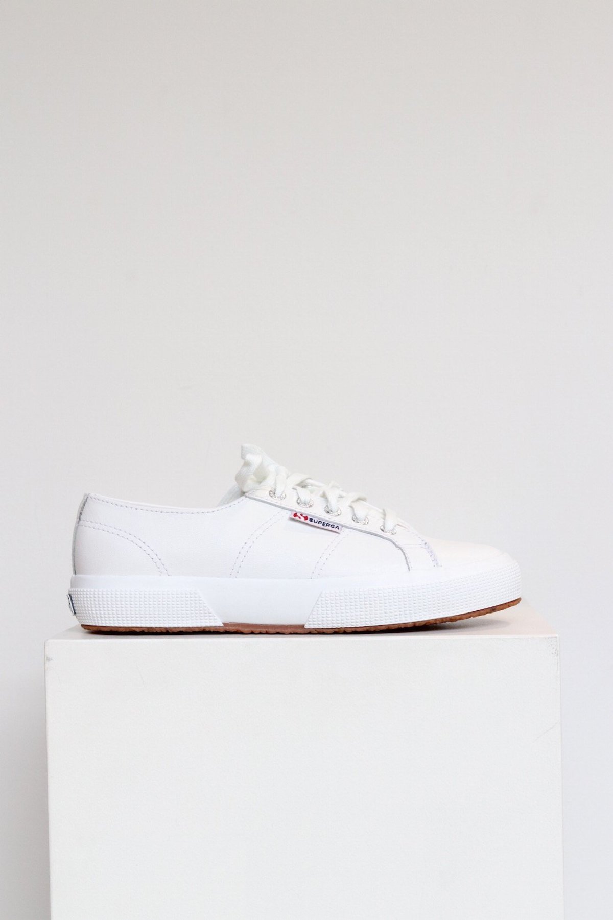 2750 nappaleau white leather
