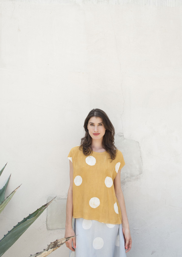 Della Mustard Dot Top Della Mustard Dot Top